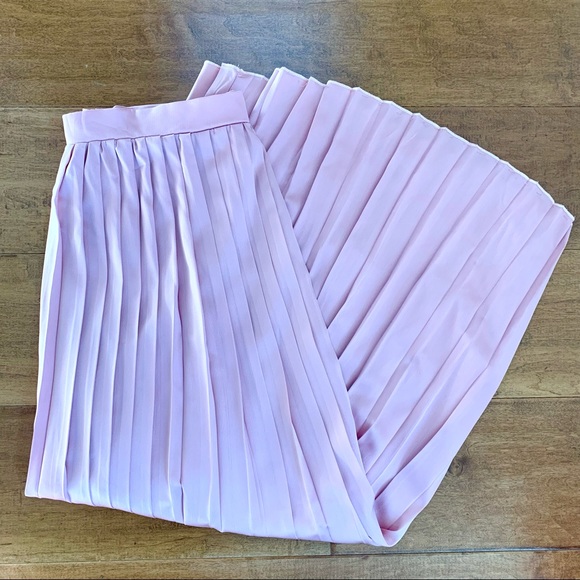 Lea & Viola Light Pink Pleated Skirt - Size M (EUC) - Picture 4 of 10